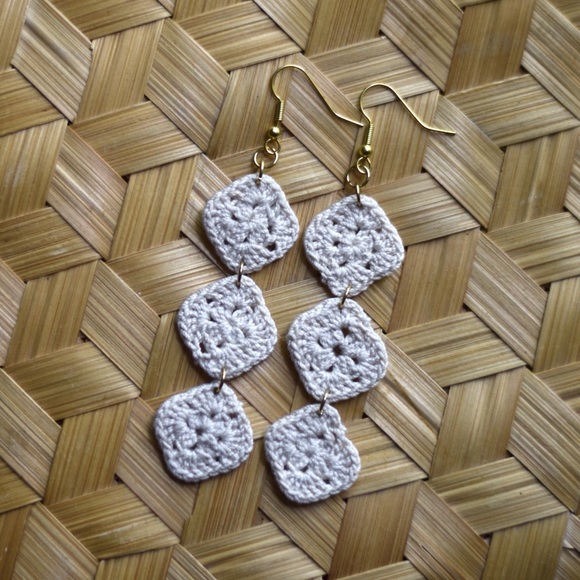 NEW-Cream Boho Earrings - Picture 3 of 4
